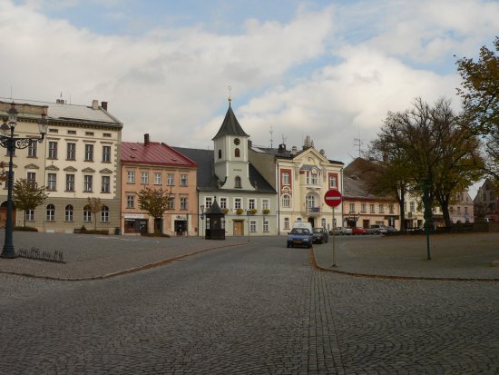 Historie města Králíky - náměstí, podzim 2005
