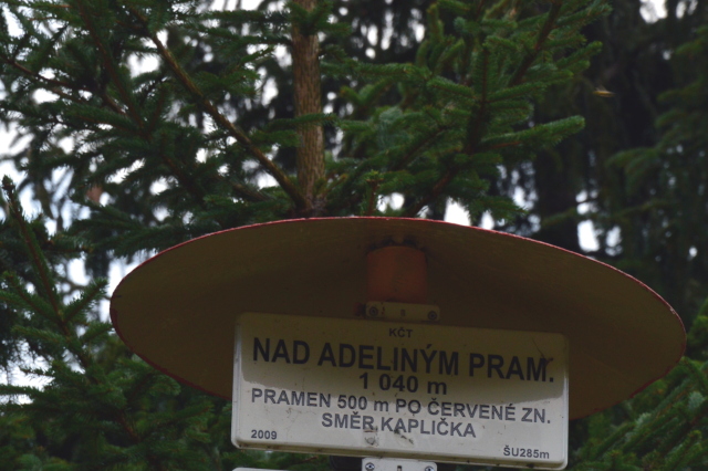 Rozcestník Nad Adeliným pramenem